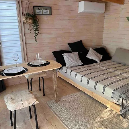 Le Chalet, Brussels South Airport Apartment Charleroi