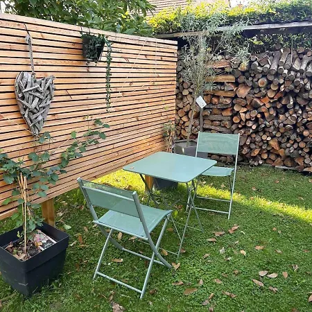 Le Chalet, Brussels South Airport * שרלרואה