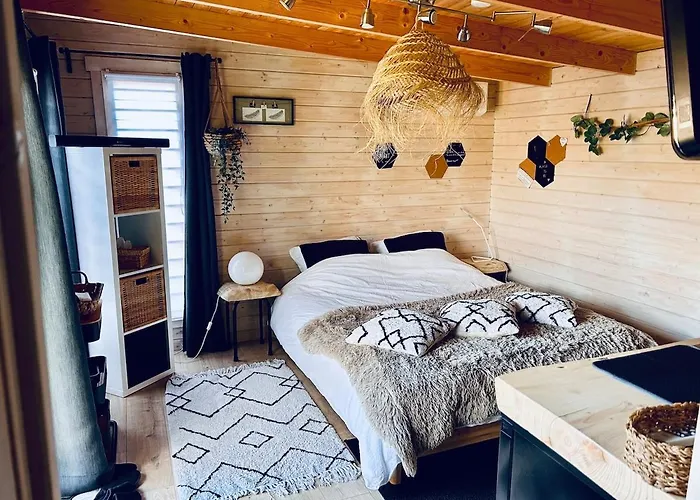 Le Chalet, Brussels South Airport שרלרואה